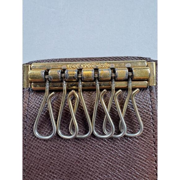 Louis Vuitton Keyholder - Picture 5 of 8